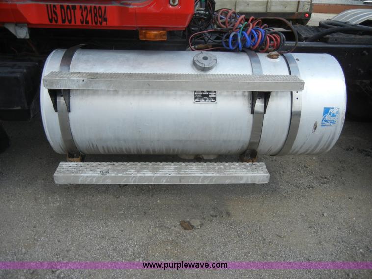 image for item D4121 1993 Mack CH613 semi truck