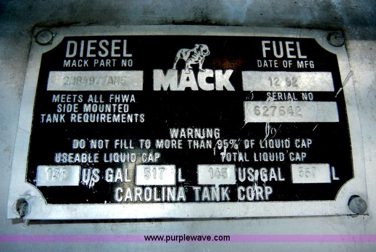 image for item D4121 1993 Mack CH613 semi truck