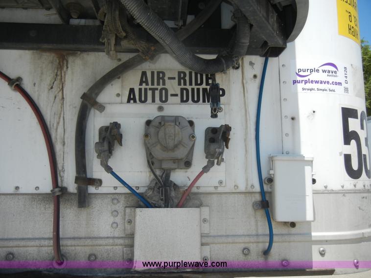 image for item D4128 1999 Wabash 53' refrigerated trailer