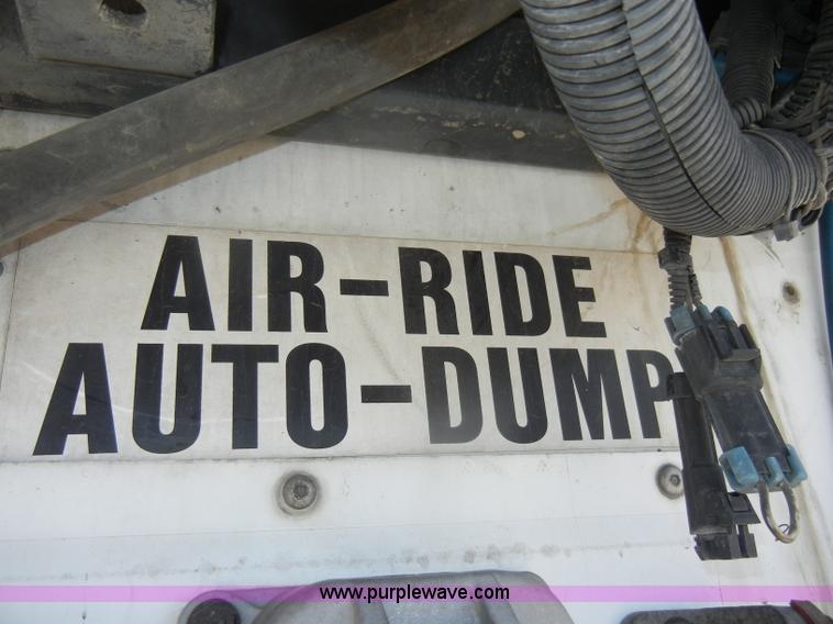 image for item D4128 1999 Wabash 53' refrigerated trailer