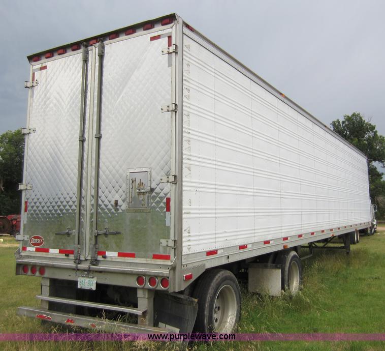 image for item D5572 2000 Dorsey 48' reefer trailer