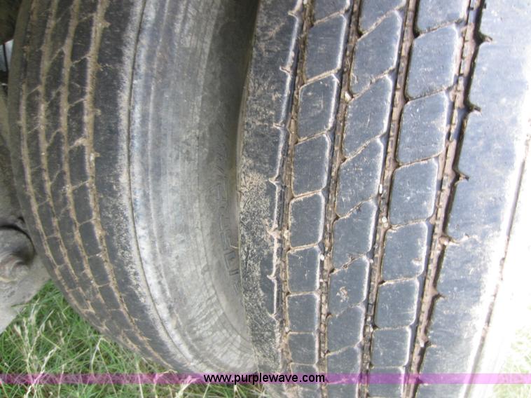 image for item D5572 2000 Dorsey 48' reefer trailer