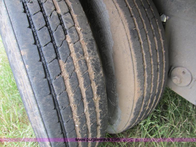 image for item D5572 2000 Dorsey 48' reefer trailer