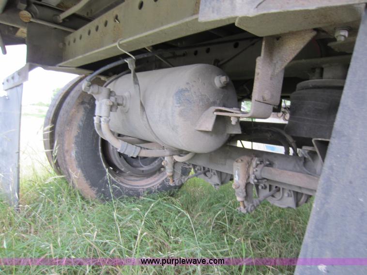 image for item D5572 2000 Dorsey 48' reefer trailer