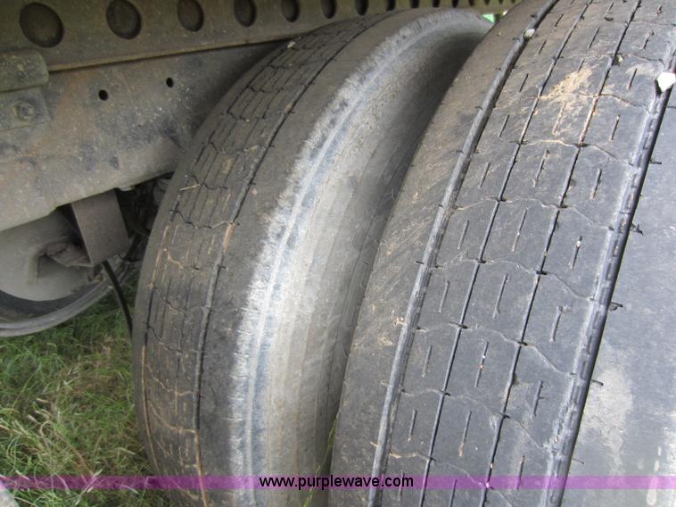 image for item D5572 2000 Dorsey 48' reefer trailer