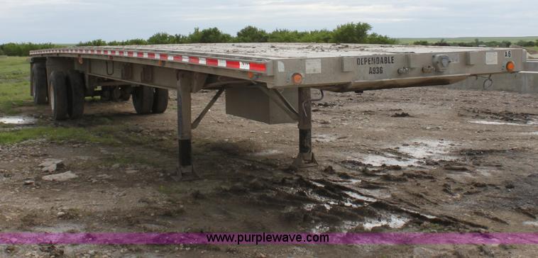 image for item D7974 1993 Ravens tandem axle semi trailer