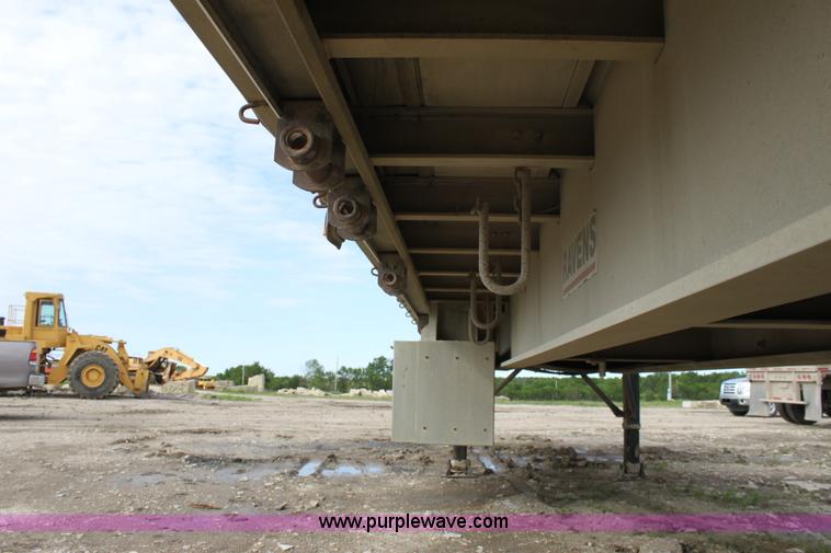 image for item D7974 1993 Ravens tandem axle semi trailer