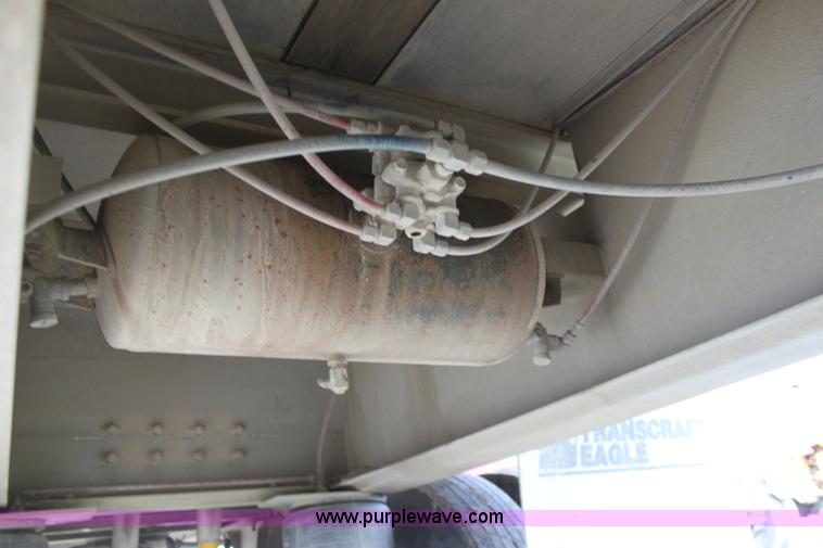 image for item D7974 1993 Ravens tandem axle semi trailer