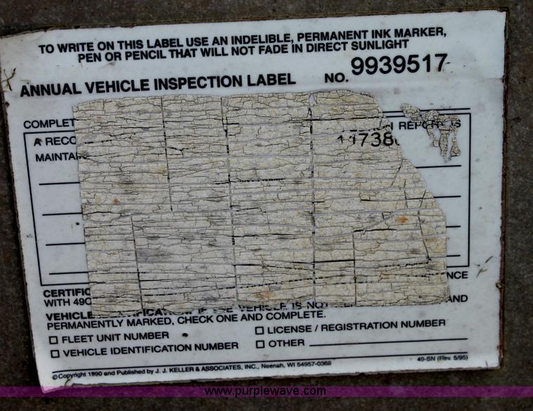 image for item D7974 1993 Ravens tandem axle semi trailer