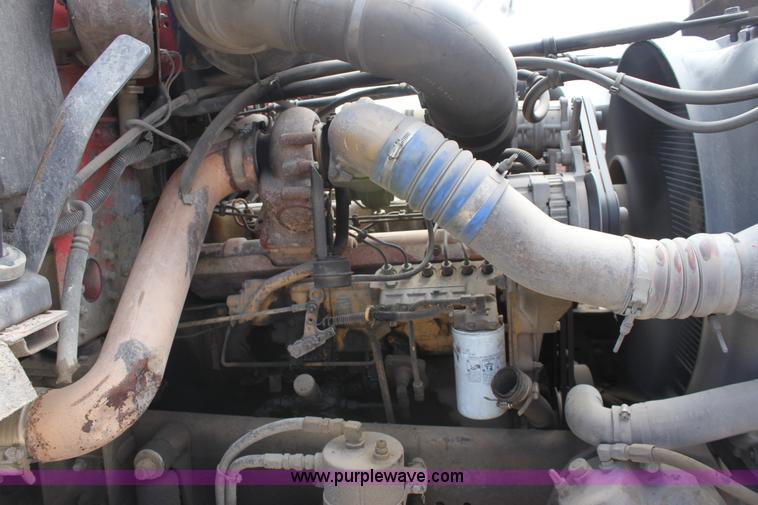 image for item D7986 1993 Freightliner FLD112SD semi truck