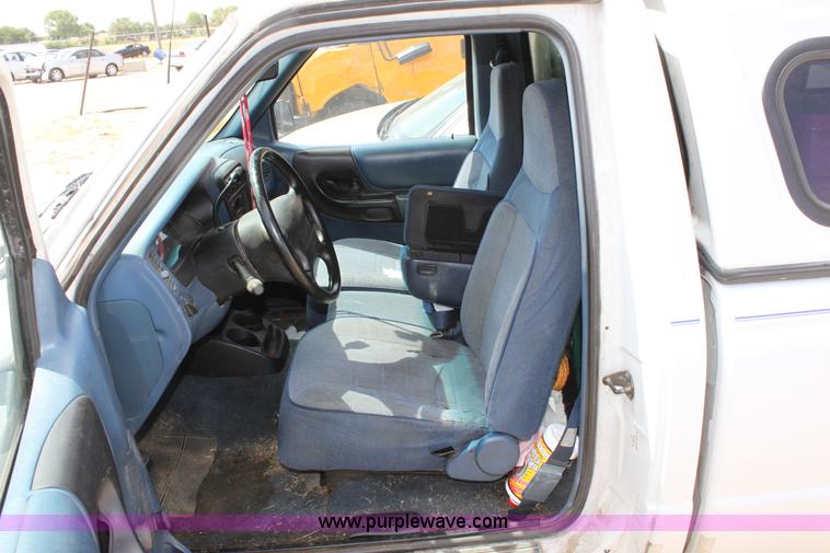 image for item D5126 1995 Ford Ranger pickup truck