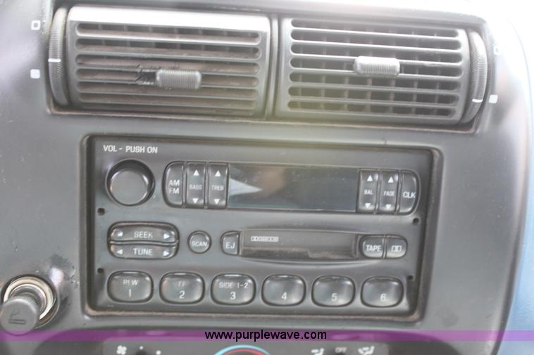 image for item D5126 1995 Ford Ranger pickup truck