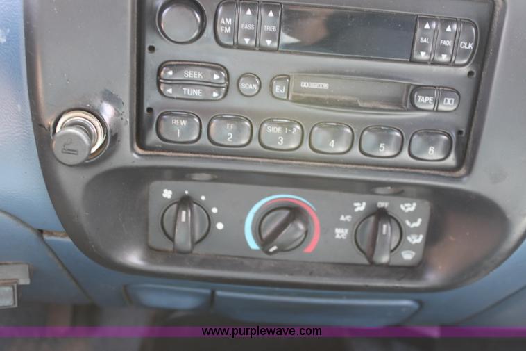 image for item D5126 1995 Ford Ranger pickup truck