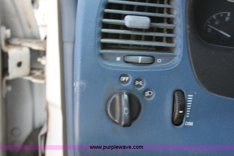 image for item D5126 1995 Ford Ranger pickup truck