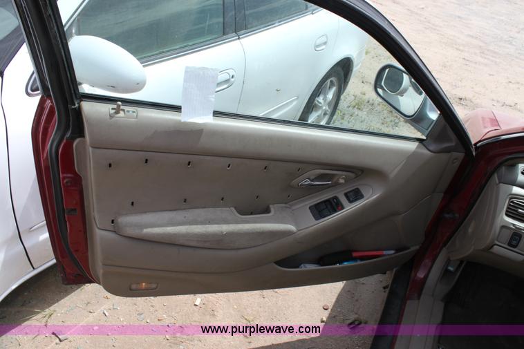 image for item D5127 2000 Honda Accord LX