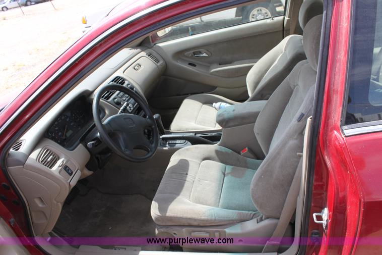 image for item D5127 2000 Honda Accord LX