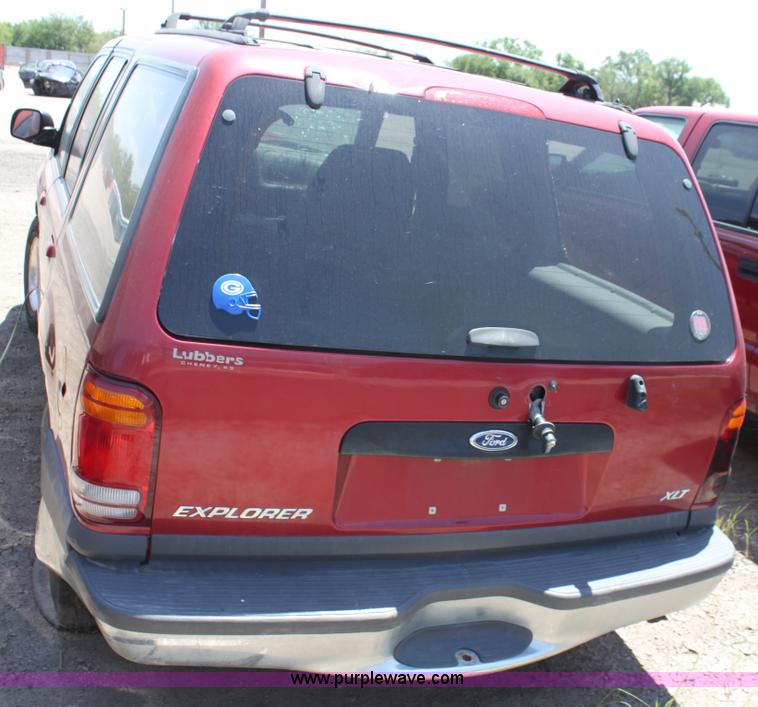 image for item D5128 1999 Ford Explorer XLT SUV