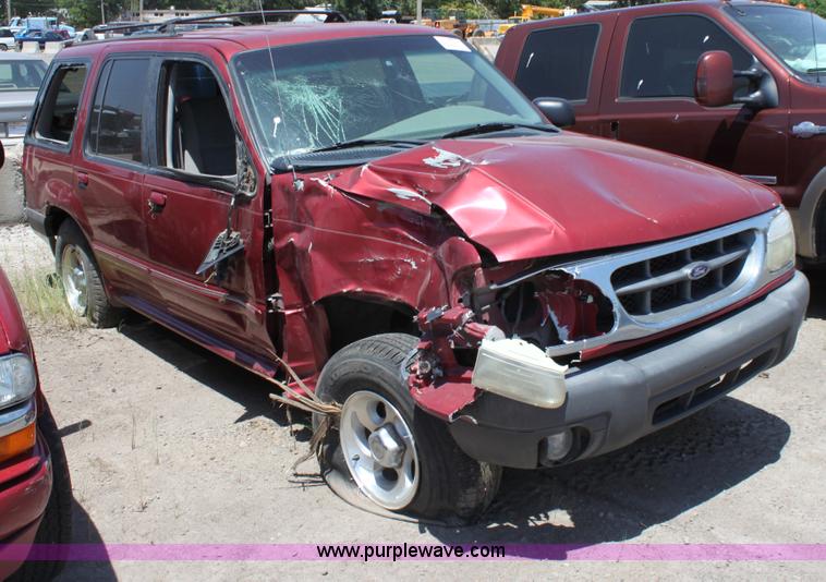 image for item D5128 1999 Ford Explorer XLT SUV
