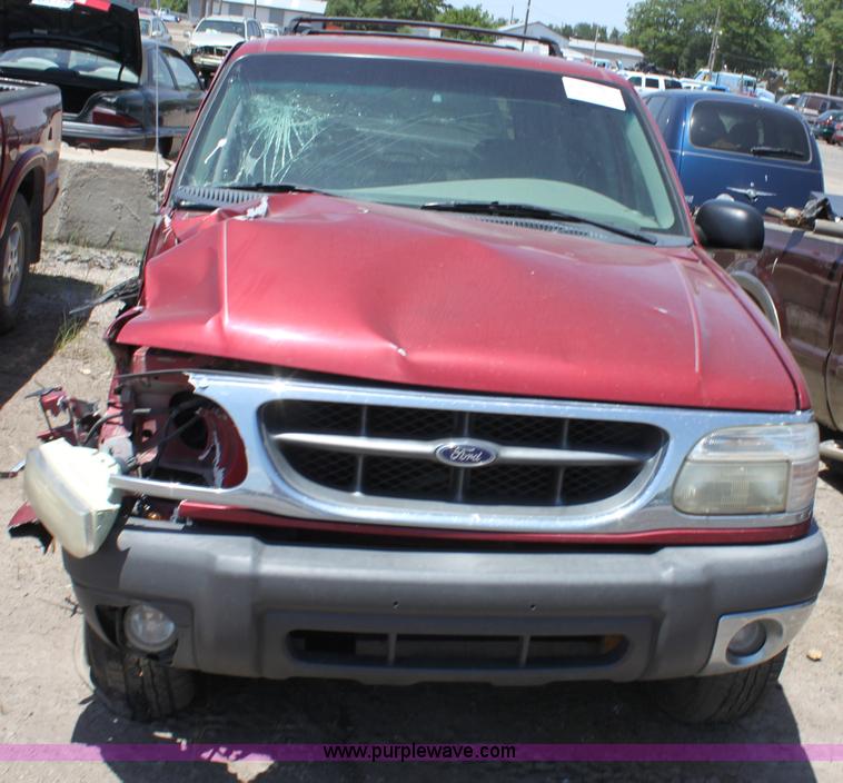 image for item D5128 1999 Ford Explorer XLT SUV