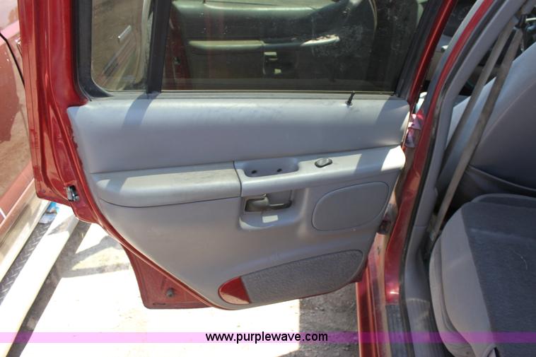 image for item D5128 1999 Ford Explorer XLT SUV