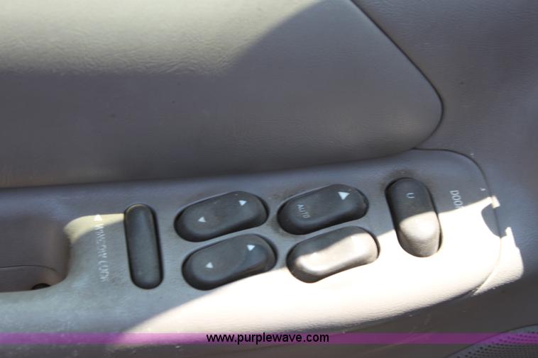 image for item D5128 1999 Ford Explorer XLT SUV