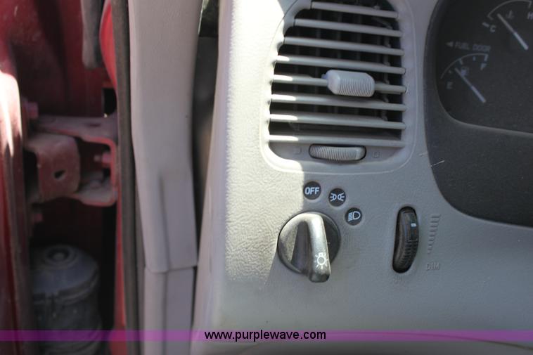 image for item D5128 1999 Ford Explorer XLT SUV