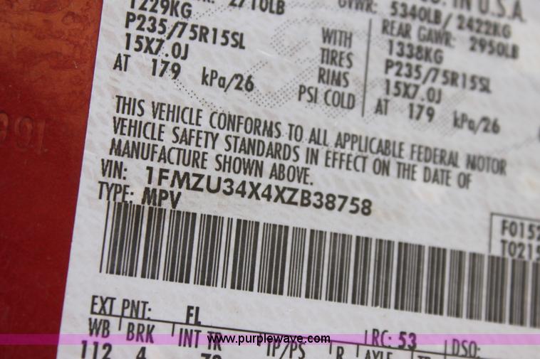 image for item D5128 1999 Ford Explorer XLT SUV