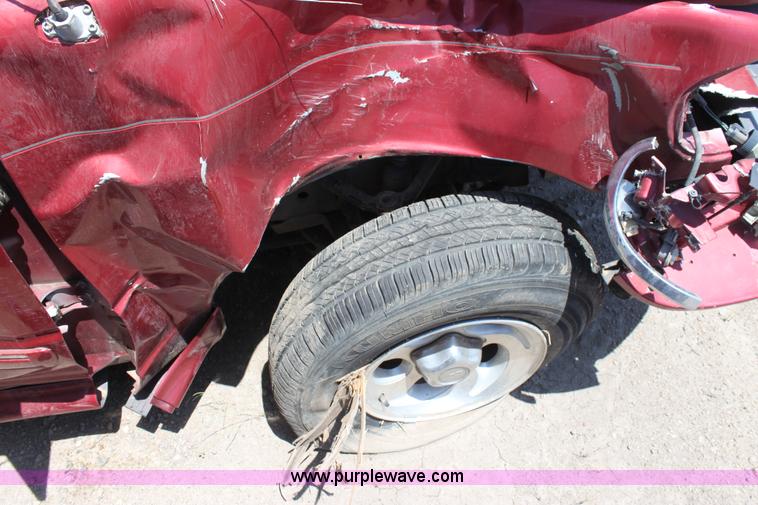 image for item D5128 1999 Ford Explorer XLT SUV