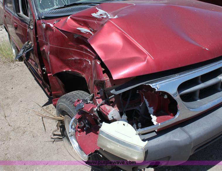 image for item D5128 1999 Ford Explorer XLT SUV