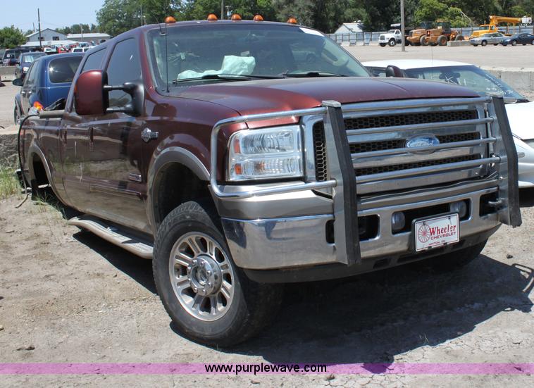 image for item D5130 2005 Ford F250 Lariat King Ranch pickup truck