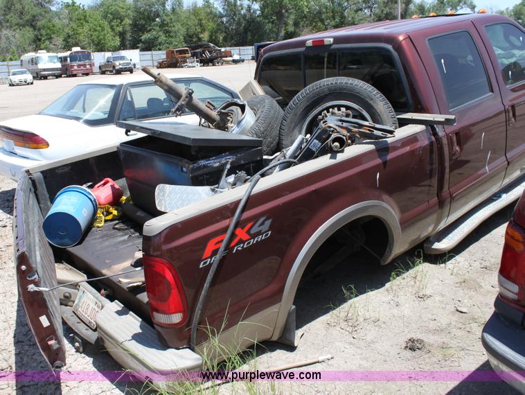 image for item D5130 2005 Ford F250 Lariat King Ranch pickup truck