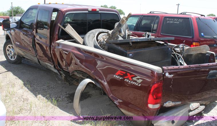 image for item D5130 2005 Ford F250 Lariat King Ranch pickup truck