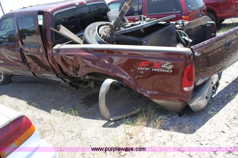 image for item D5130 2005 Ford F250 Lariat King Ranch pickup truck