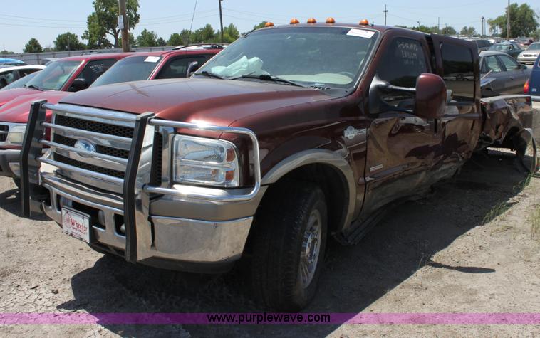 image for item D5130 2005 Ford F250 Lariat King Ranch pickup truck