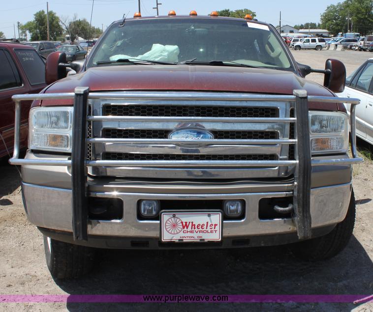 image for item D5130 2005 Ford F250 Lariat King Ranch pickup truck