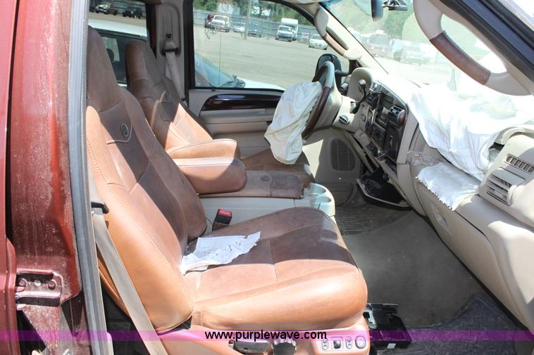 image for item D5130 2005 Ford F250 Lariat King Ranch pickup truck