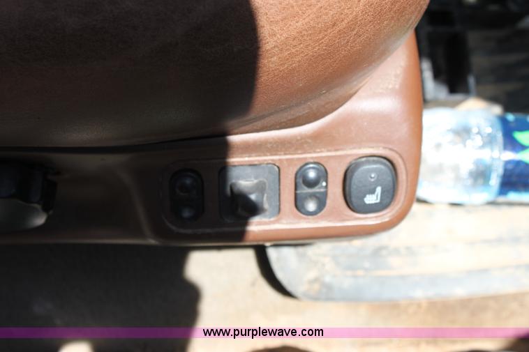 image for item D5130 2005 Ford F250 Lariat King Ranch pickup truck