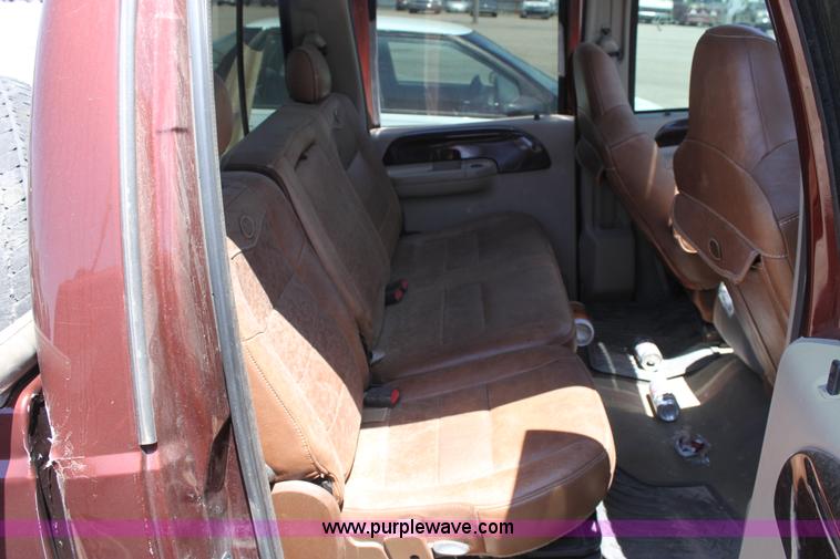 image for item D5130 2005 Ford F250 Lariat King Ranch pickup truck