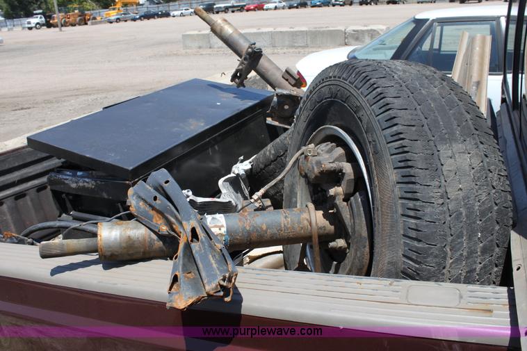 image for item D5130 2005 Ford F250 Lariat King Ranch pickup truck