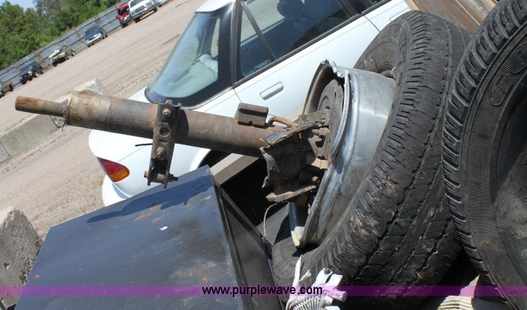 image for item D5130 2005 Ford F250 Lariat King Ranch pickup truck