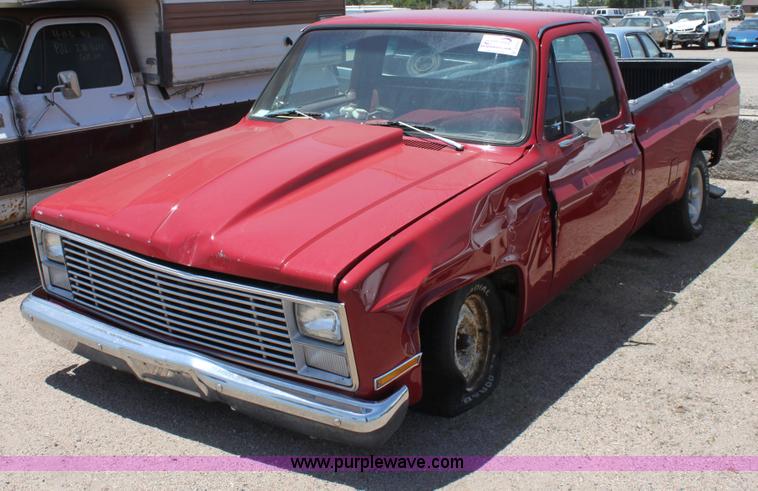 image for item D5131 1983 GMC 1500 pickup truck