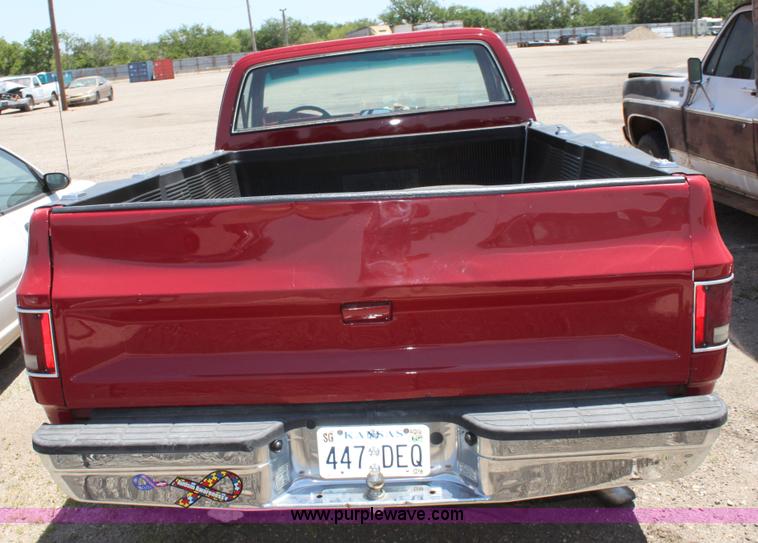 image for item D5131 1983 GMC 1500 pickup truck
