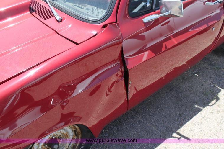 image for item D5131 1983 GMC 1500 pickup truck