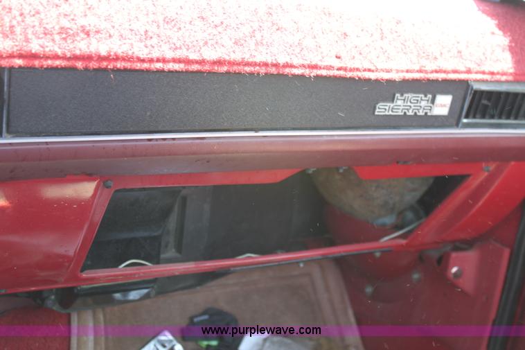 image for item D5131 1983 GMC 1500 pickup truck