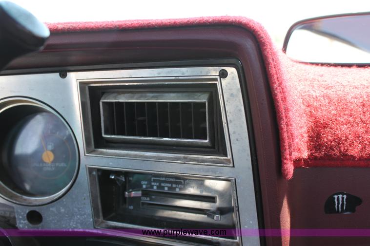 image for item D5131 1983 GMC 1500 pickup truck