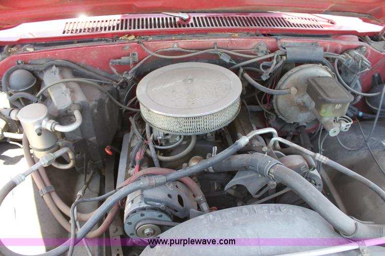 image for item D5131 1983 GMC 1500 pickup truck