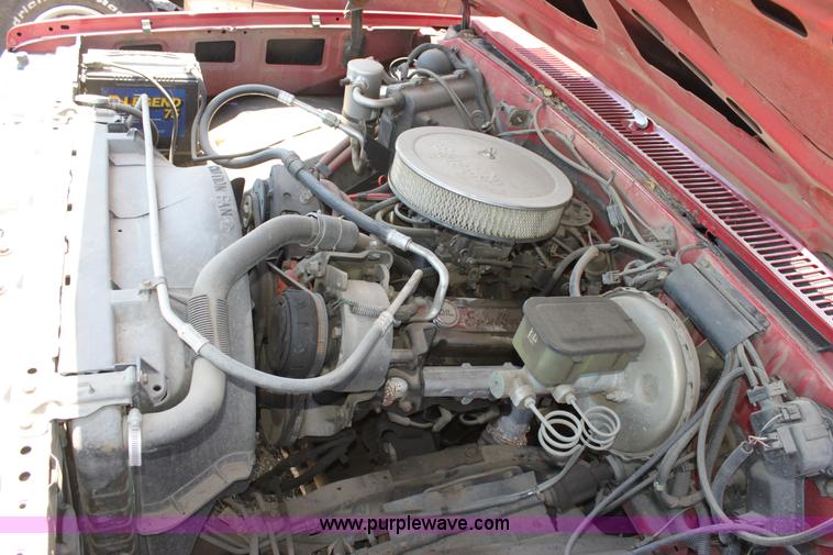 image for item D5131 1983 GMC 1500 pickup truck