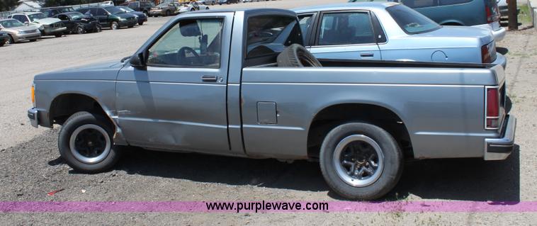 image for item D5134 1991 Chevrolet S10 pickup truck