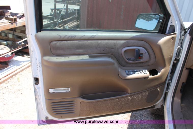 image for item D5136 1995 Chevrolet Tahoe SUV