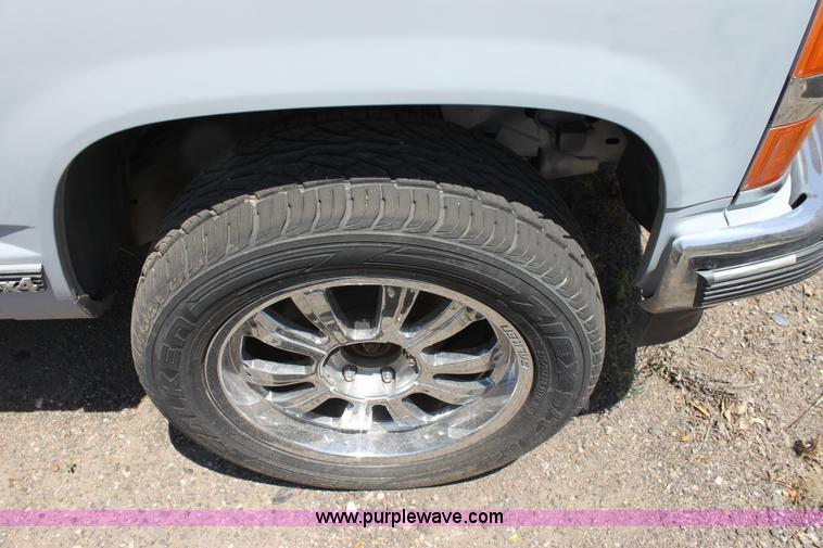 image for item D5136 1995 Chevrolet Tahoe SUV